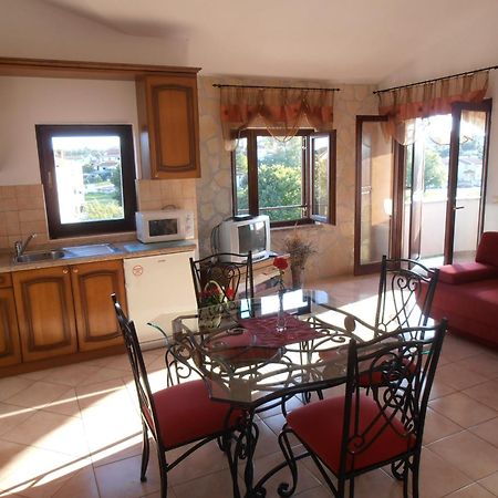 Villa Linet Funtana Bagian luar foto