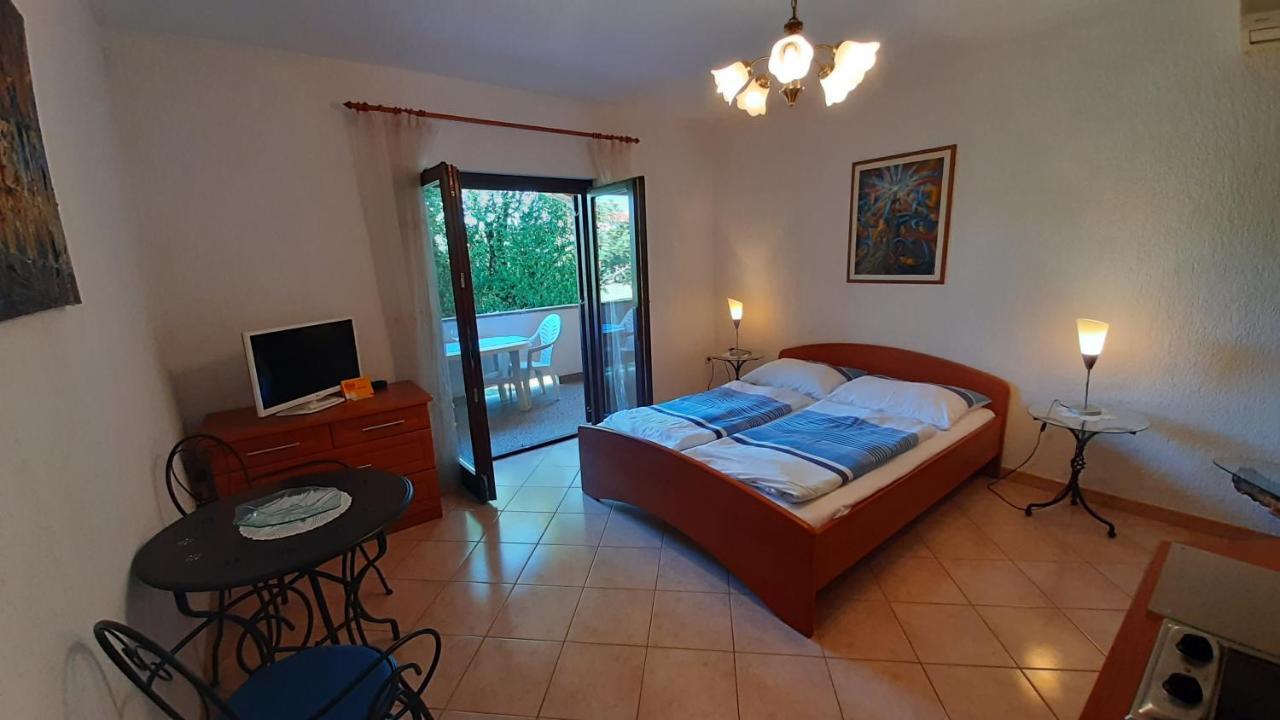 Villa Linet Funtana Bagian luar foto