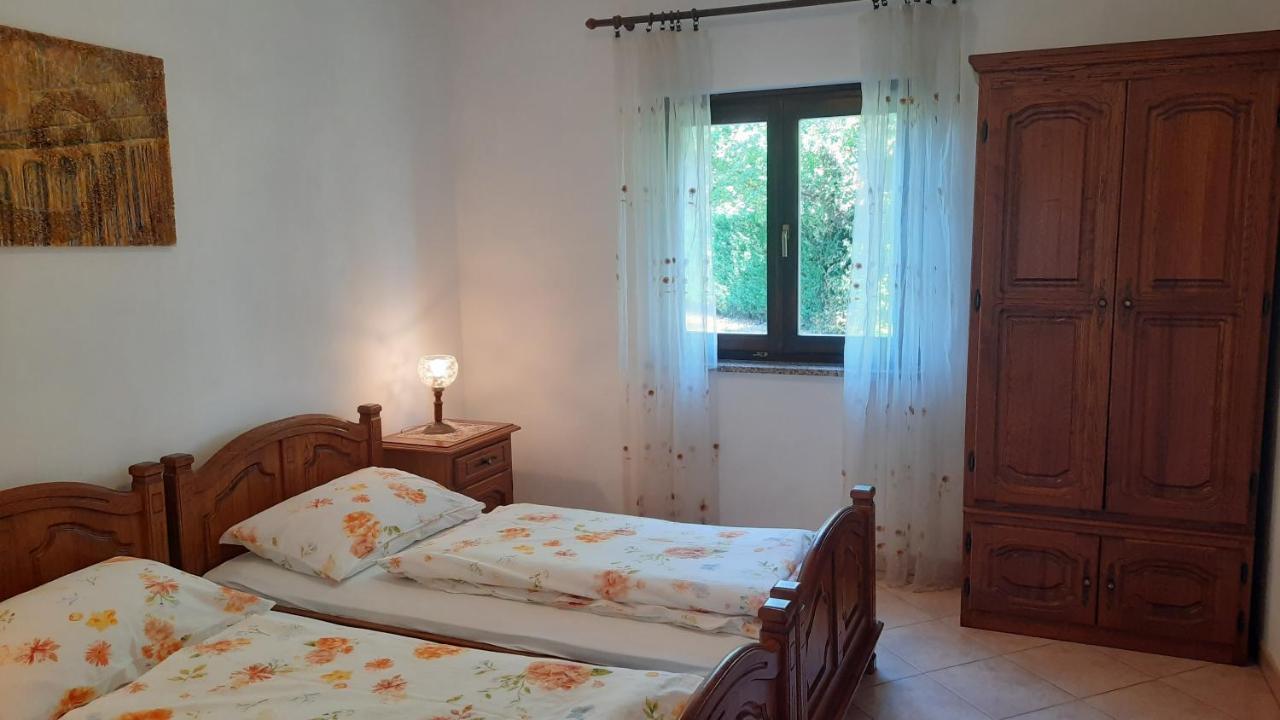 Villa Linet Funtana Bagian luar foto