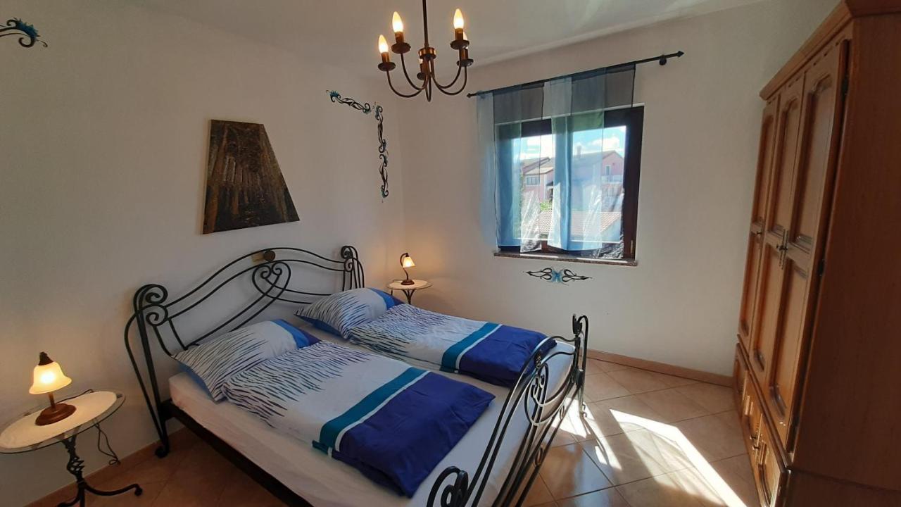Villa Linet Funtana Bagian luar foto