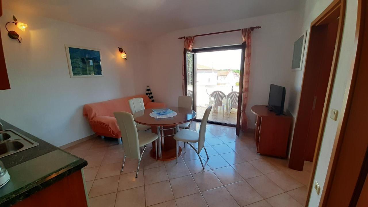 Villa Linet Funtana Bagian luar foto