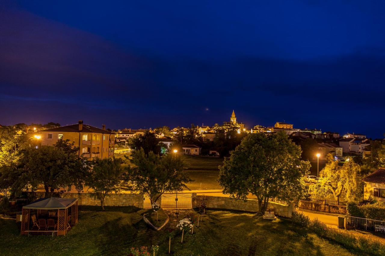 Villa Linet Funtana Bagian luar foto