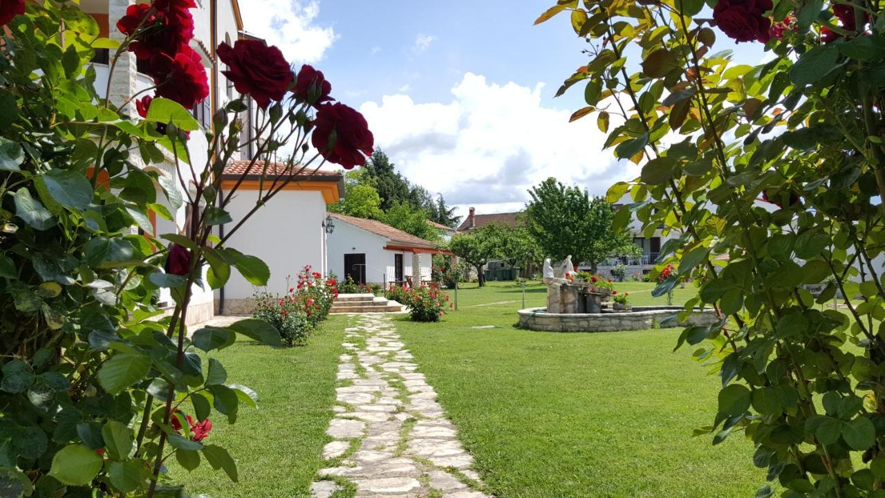 Villa Linet Funtana Bagian luar foto