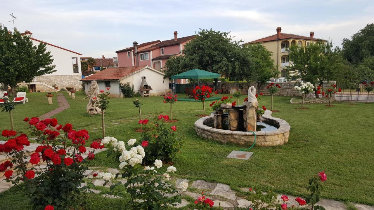 Villa Linet Funtana Bagian luar foto