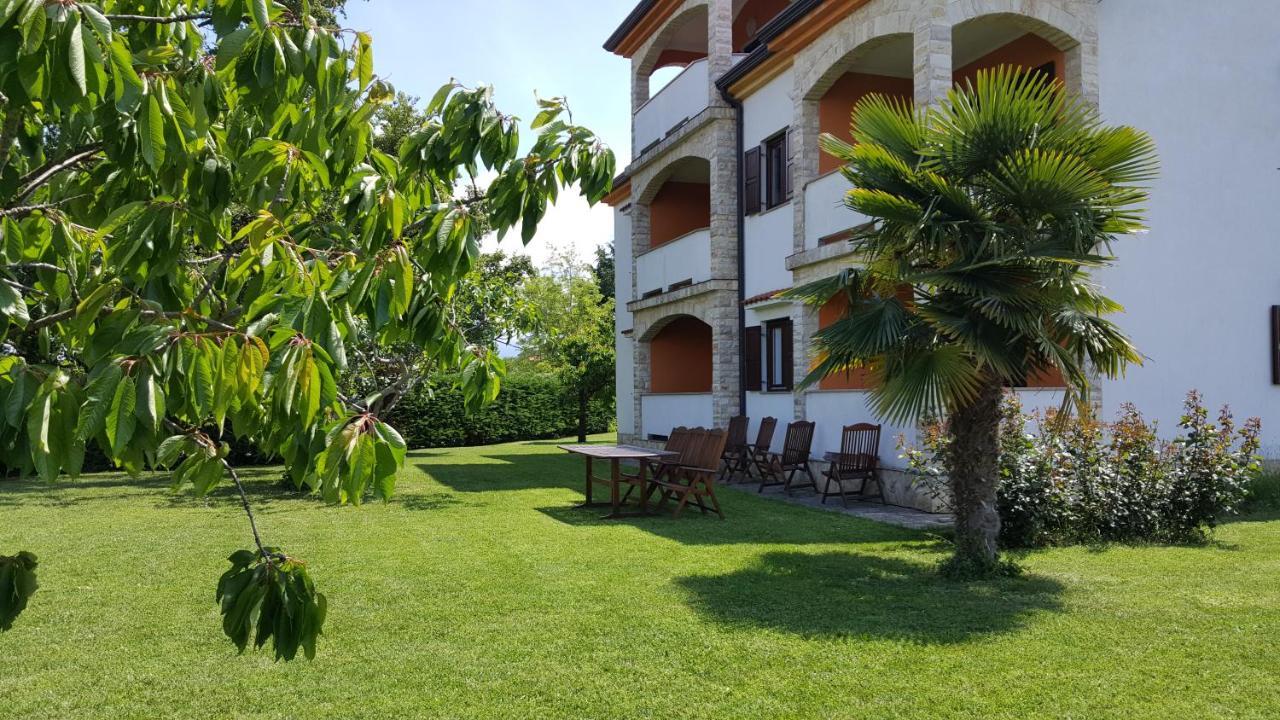 Villa Linet Funtana Bagian luar foto