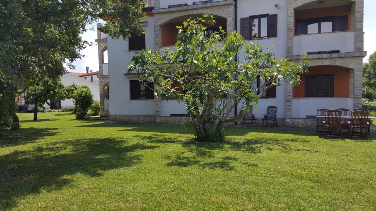 Villa Linet Funtana Bagian luar foto