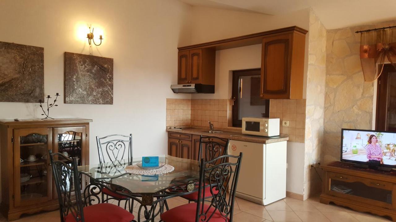 Villa Linet Funtana Bagian luar foto