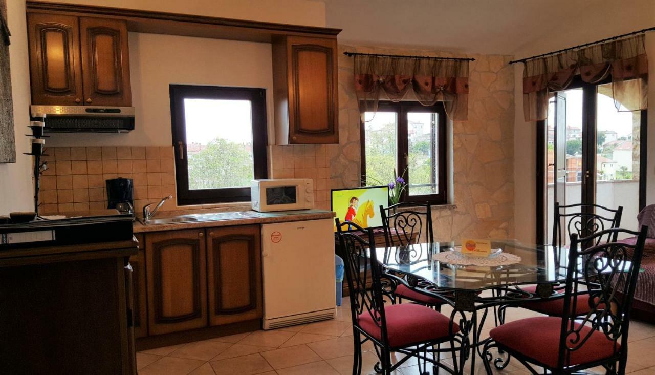Villa Linet Funtana Bagian luar foto